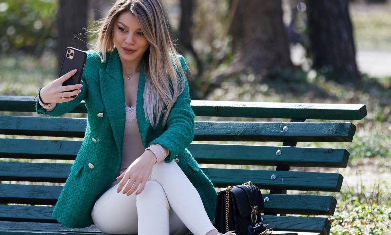 5 Ways to seduce a stranger woman in a public place